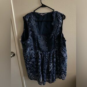 Roaman’s sleeveless navy blue top